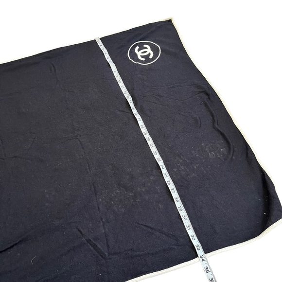 2011 Chanel cashmere stole - Picture 6 of 10